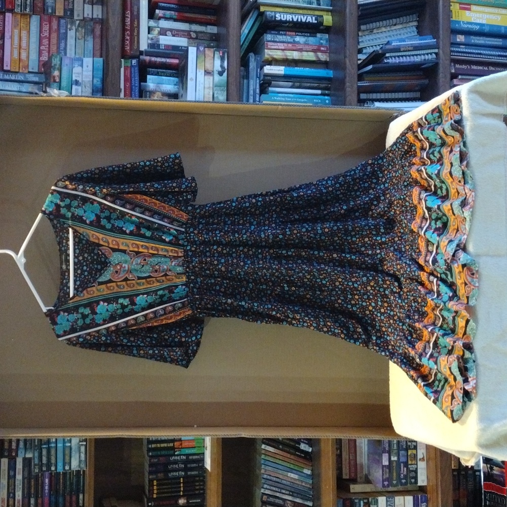 Pretty Garden floral dress size S
